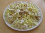 Salade d'endives, pomme, noix, emmental